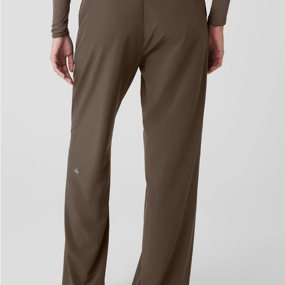 ALO Yoga Wide Leg Pants in Brown